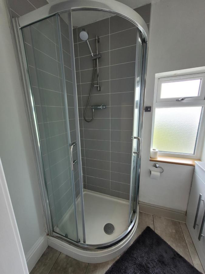 Room@87 Ellesmere Port Exterior photo
